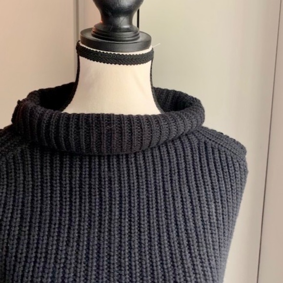 Wilfred Aritzia vest sweater like new black small - Picture 6 of 13